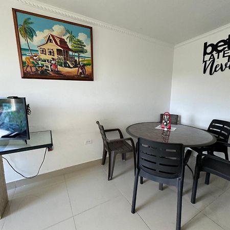 Sea Life Apartamentos En Via Principal Centro Y San Luis San Andrés Buitenkant foto