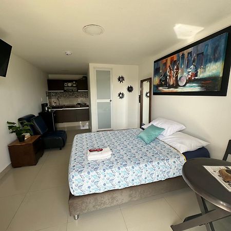 Sea Life Apartamentos En Via Principal Centro Y San Luis San Andrés Buitenkant foto