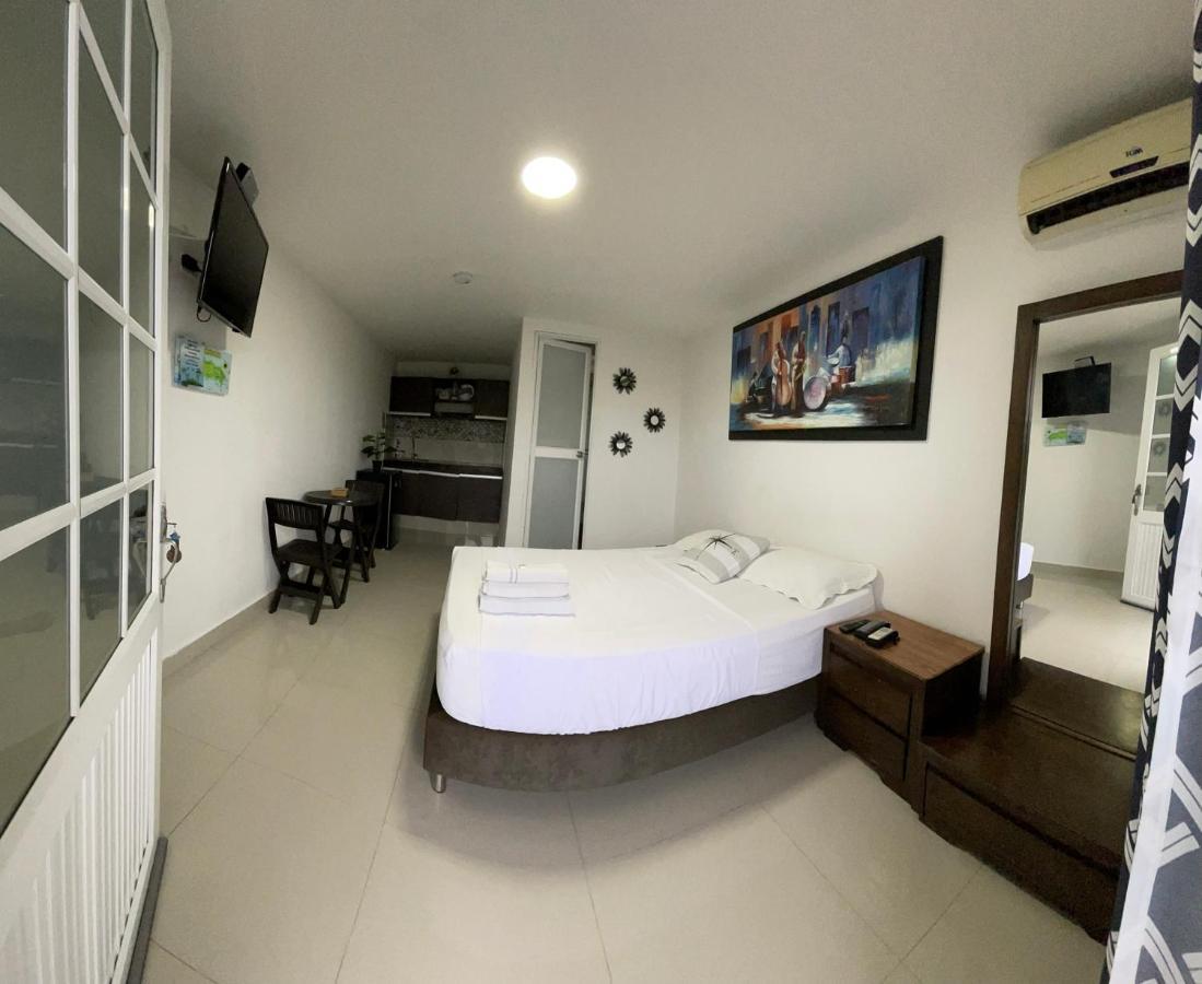 Sea Life Apartamentos En Via Principal Centro Y San Luis San Andrés Buitenkant foto
