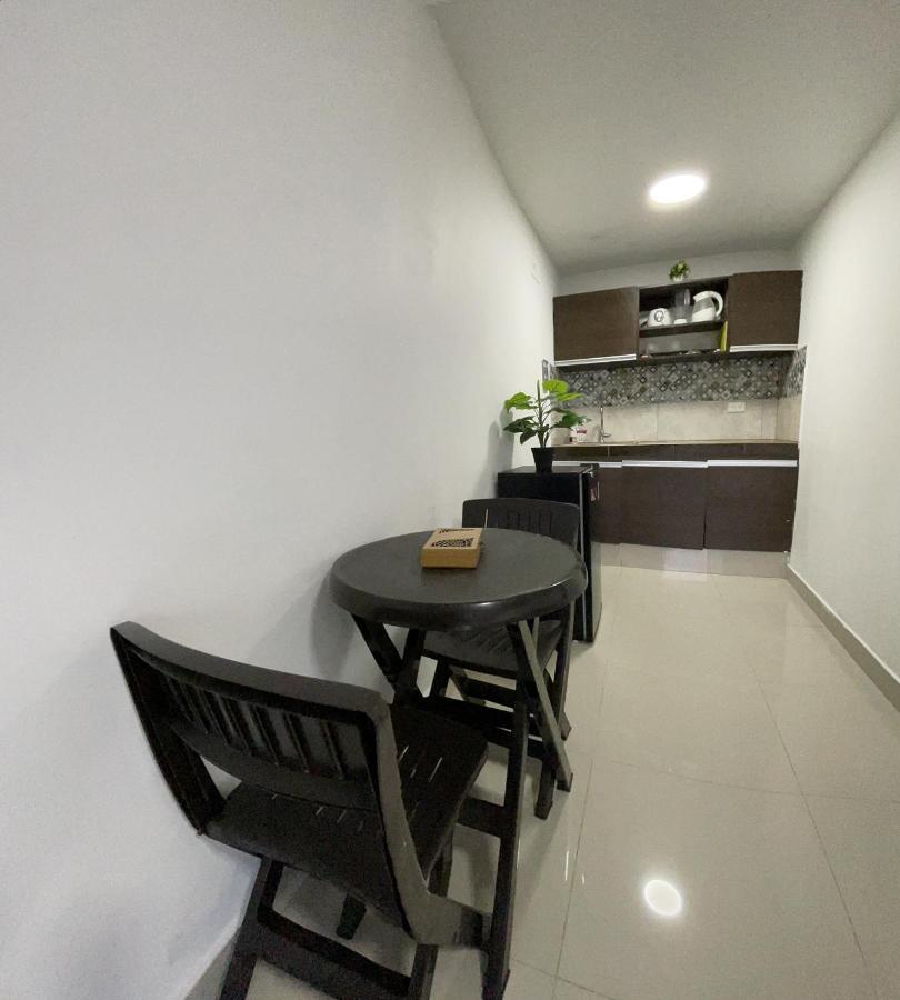Sea Life Apartamentos En Via Principal Centro Y San Luis San Andrés Buitenkant foto