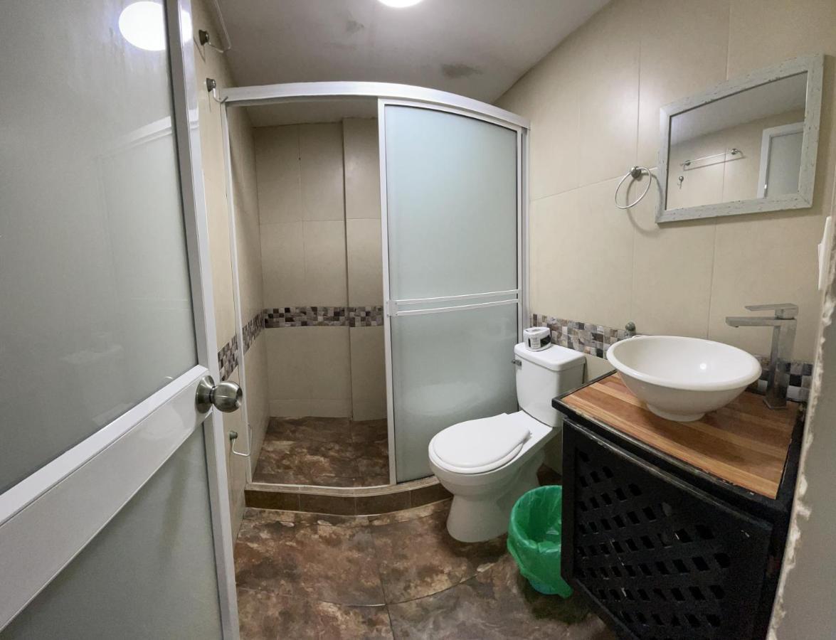 Sea Life Apartamentos En Via Principal Centro Y San Luis San Andrés Buitenkant foto