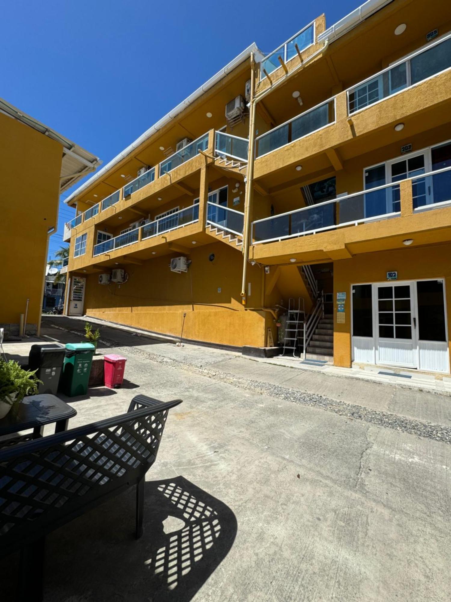 Sea Life Apartamentos En Via Principal Centro Y San Luis San Andrés Buitenkant foto