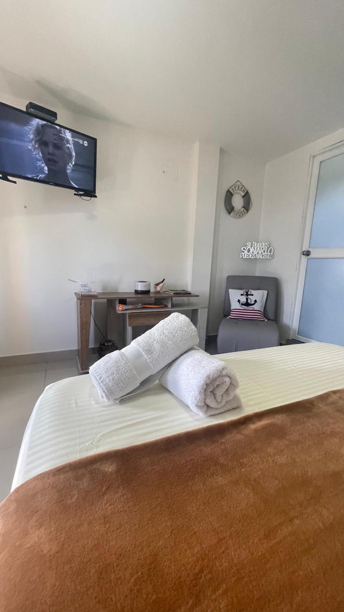 Sea Life Apartamentos En Via Principal Centro Y San Luis San Andrés Buitenkant foto