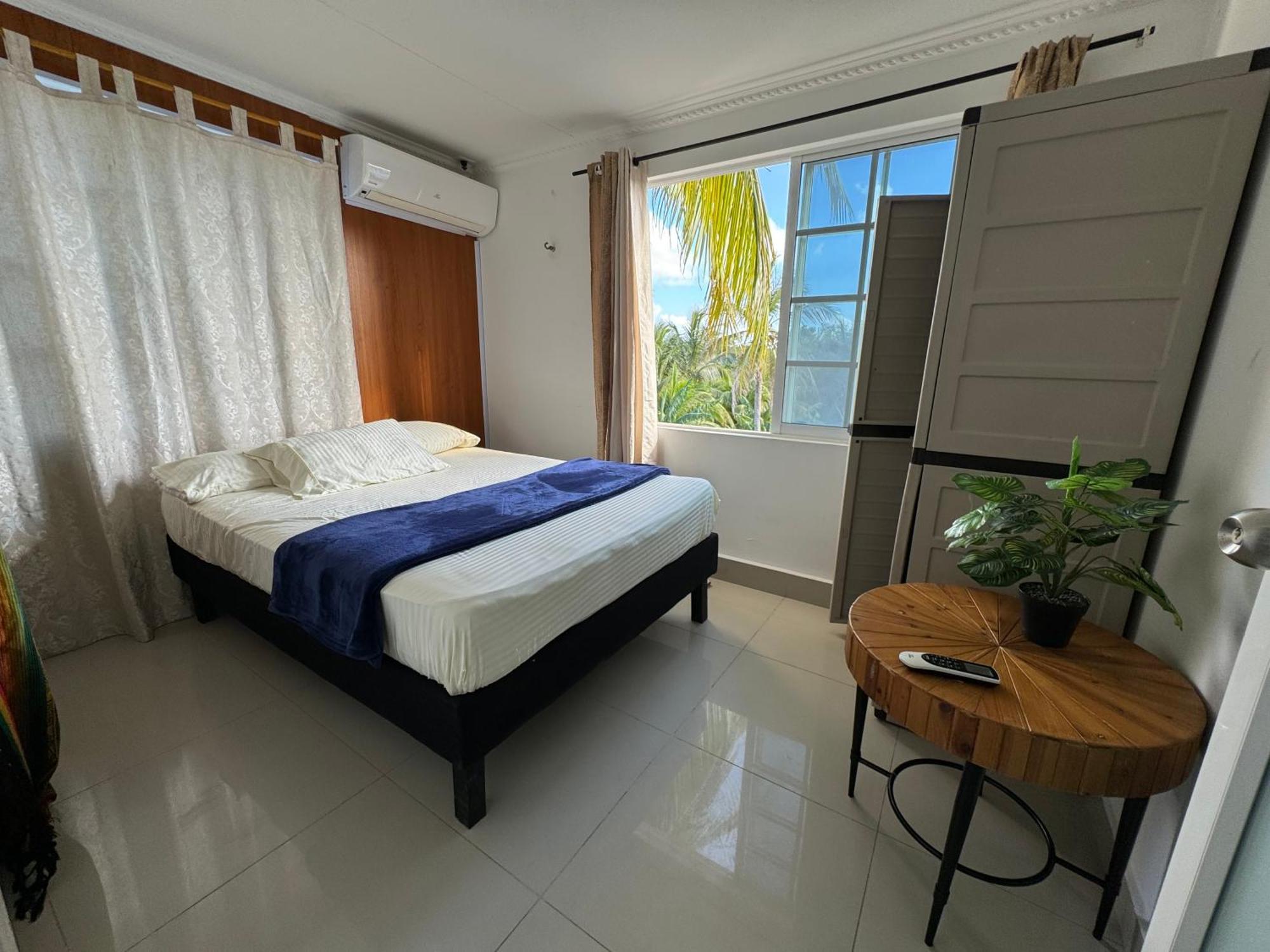 Sea Life Apartamentos En Via Principal Centro Y San Luis San Andrés Buitenkant foto