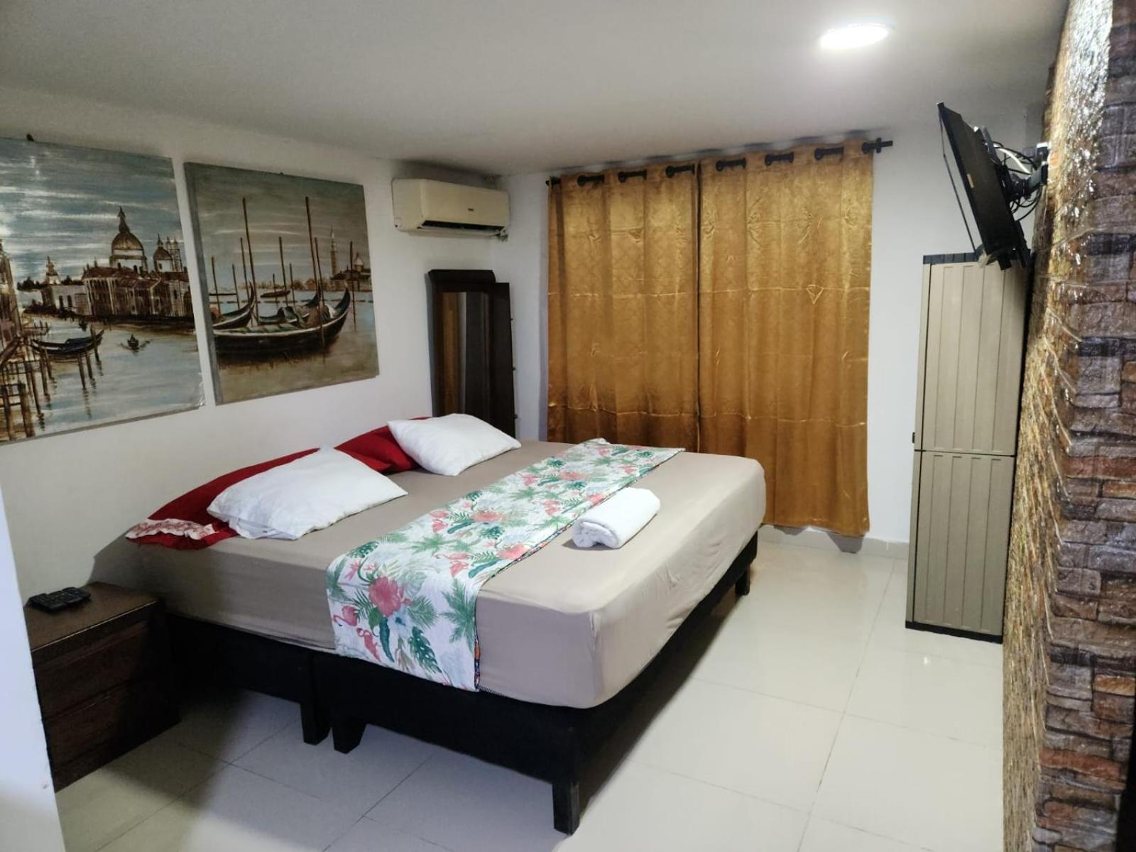 Sea Life Apartamentos En Via Principal Centro Y San Luis San Andrés Buitenkant foto