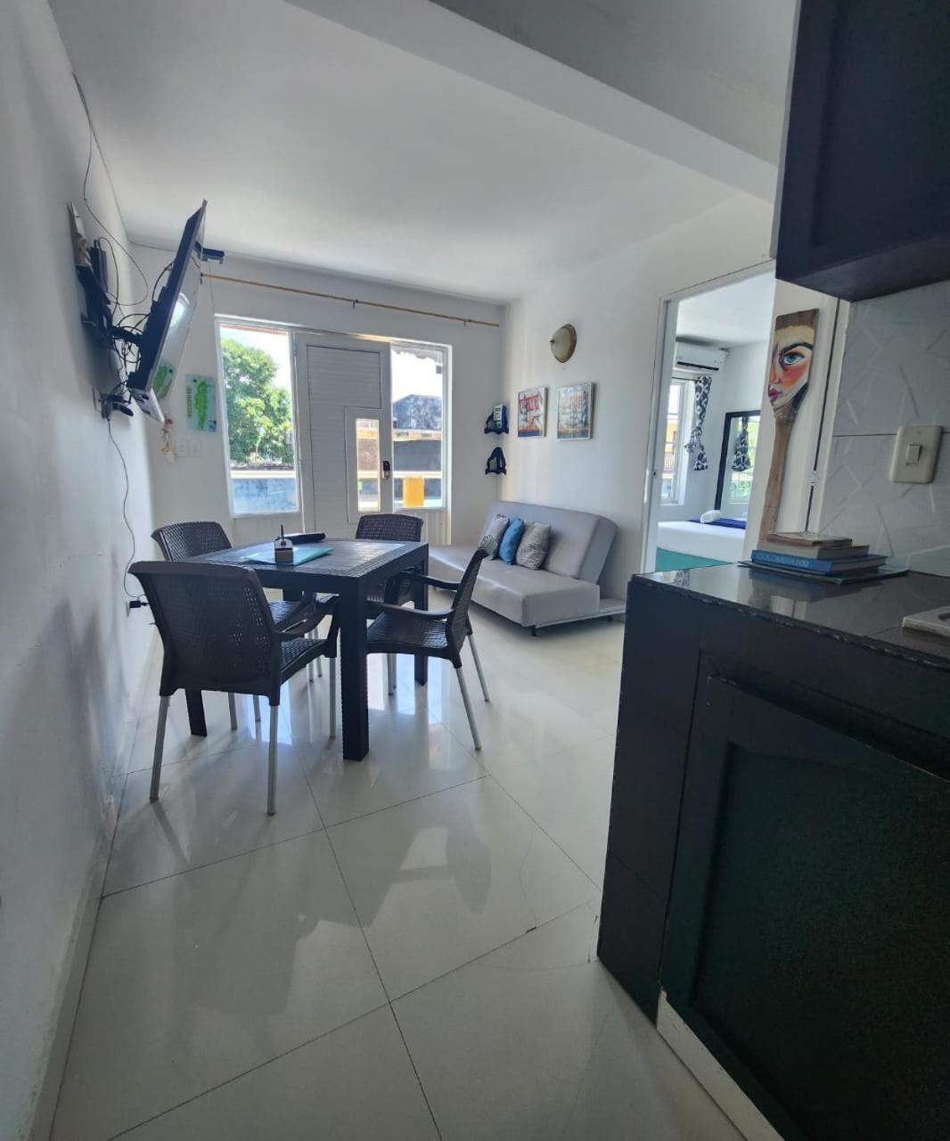 Sea Life Apartamentos En Via Principal Centro Y San Luis San Andrés Buitenkant foto
